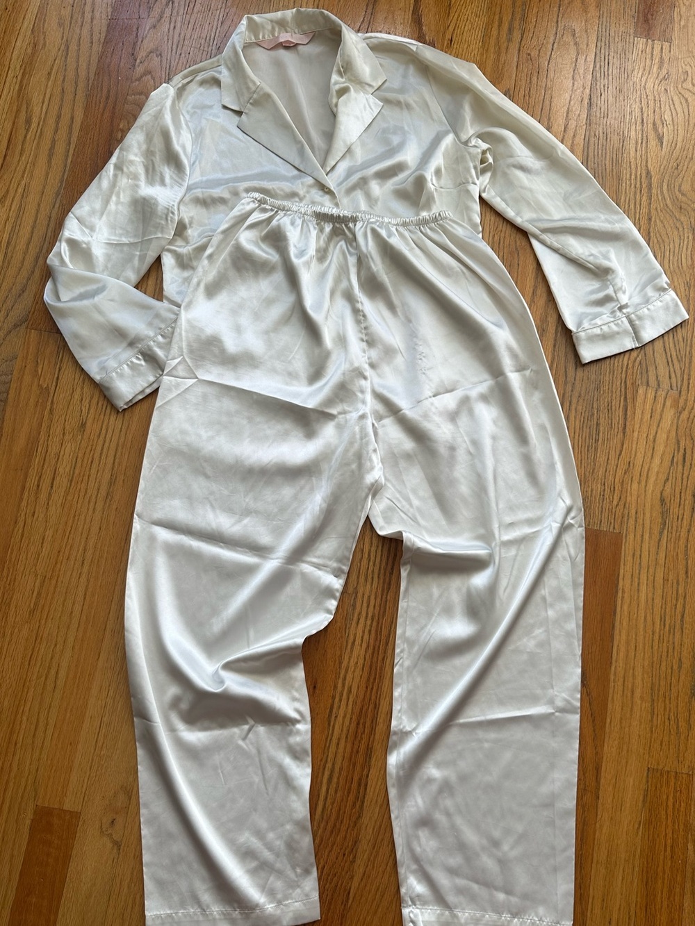 Victoria's Secret ‘99 Vintage Cream Satin PJ’s - Picture 5 of 11